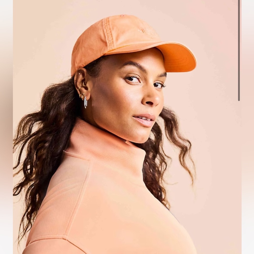 NWOT Athleta Cap in Persimmon Orange